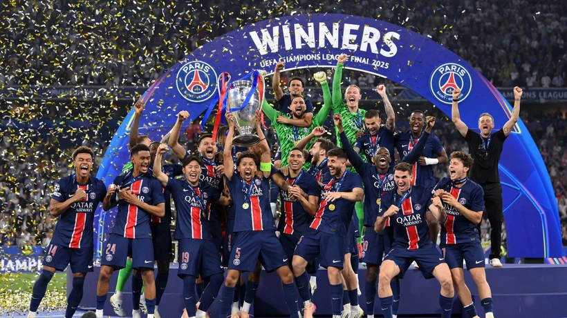 Paris Saint-Germain (PSG) đã tạo nên một bước ngoặt lịch sử trong làng bóng đá châu Âu khi lần đầu tiên lên ngôi vô địch Paris Saint-Germain (PSG) đã tạo nên một bước ngoặt lịch sử trong làng bóng đá châu Âu khi lần đầu tiên lên ngôi vô địch